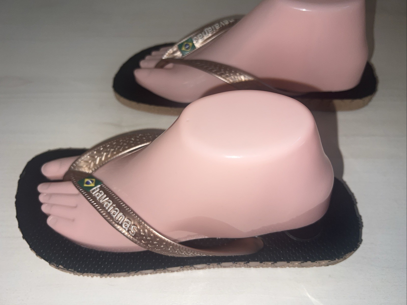 Havaianas Bronze Flip Flop Sandals w/Brazil Logo Men’s 43/44 (9/10) W (11) NWOT