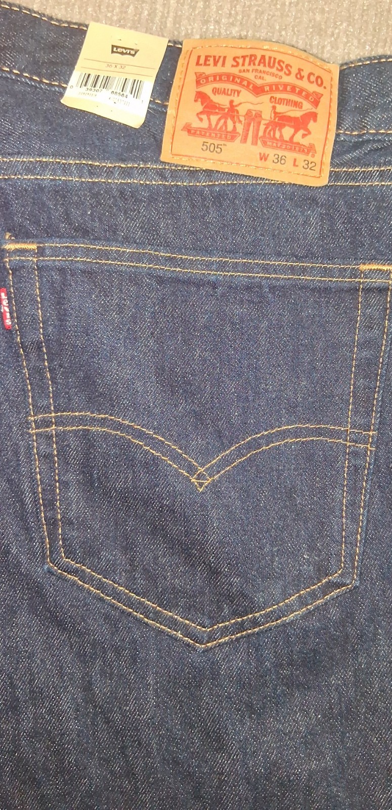 Levi’s NWT Men’s 500 Series 505 Regular Fit Straight Leg Jeans – Dark Wash Blue