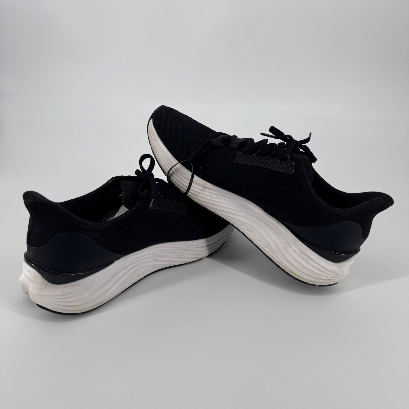 Kuru Atom 2 Men 10.5 Wide Jet Black Bright White Athletic Running Shoes Sneakers