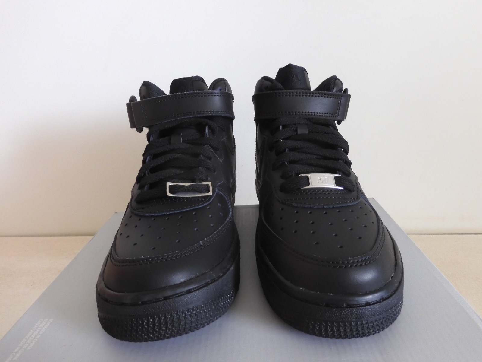 Nike Air Force 1 Mid (GS) All Black Black-Black Sz 4.5Y [314195-004]