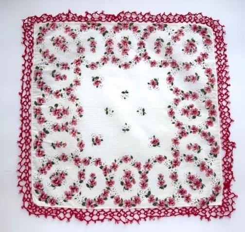 VINTAGE HANKY FLORAL PRINT PINKS HAND TATTED EDGING EXCELLENT CONDITION