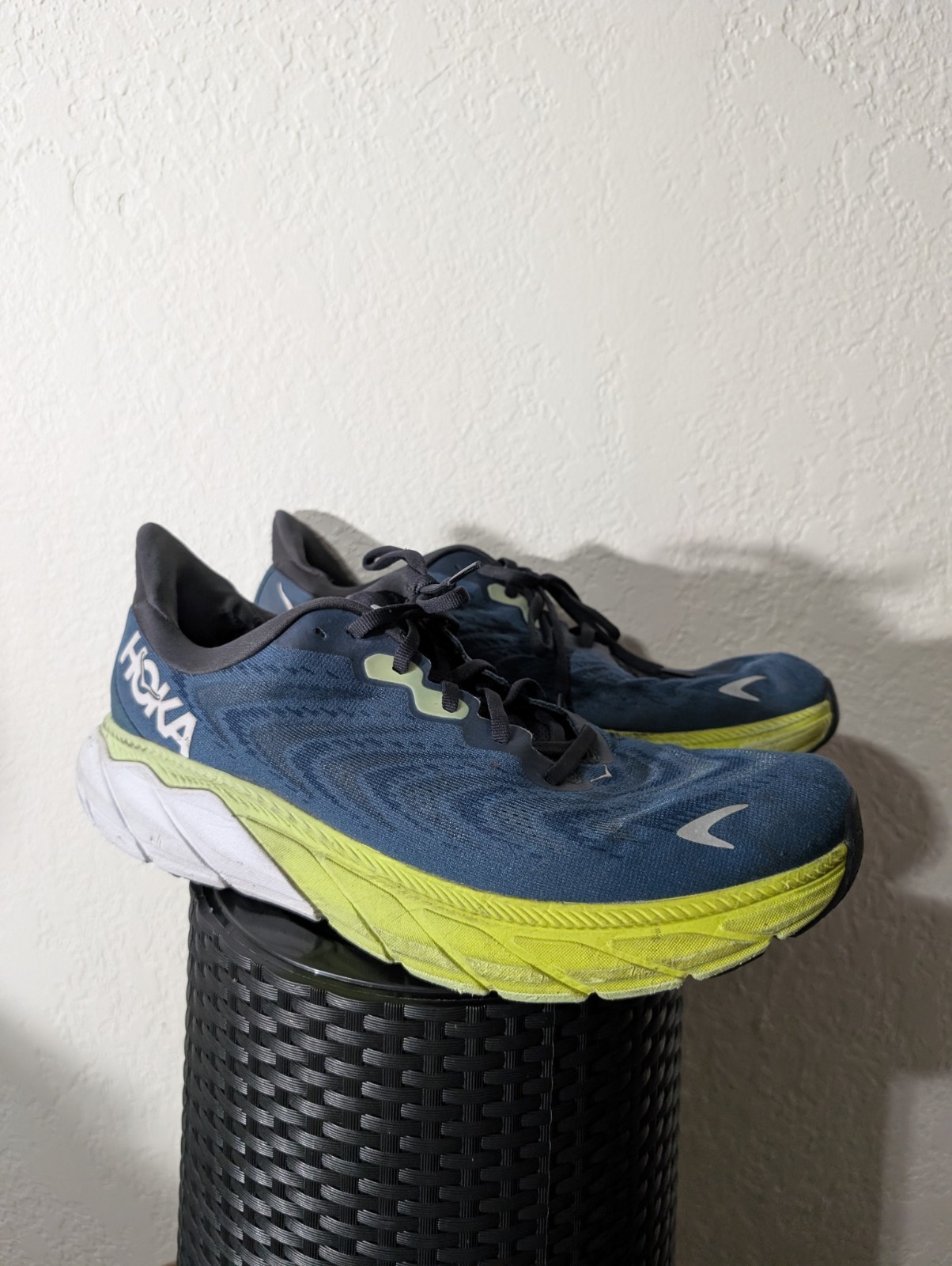 HOKA One One Arahi 6 Men’s Low Top Lace-Up Running Sneakers Blue Green W