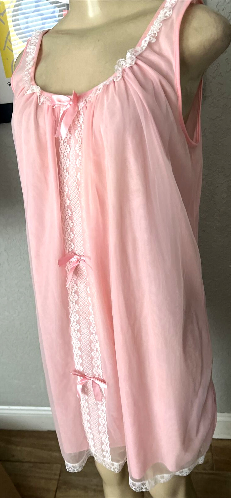 VTG Berkliff Nightgown W/Lace Trim Collar Overlay Front Pink Size Large cc1