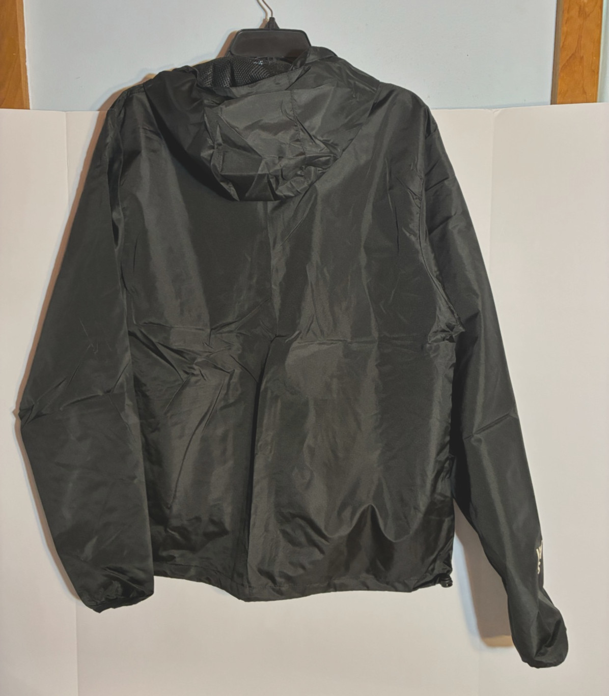 Saratoga Race Track NYRA Men’s Rain Jacket / Windbreaker (XL; Black) 46″ chest