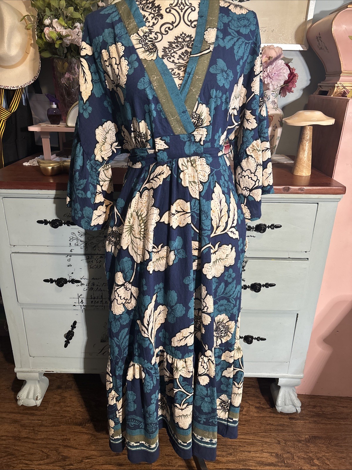 NWT Sofia Jeans by Sofia Vergara Dress M Blue Floral Kimono Midi W Pockets