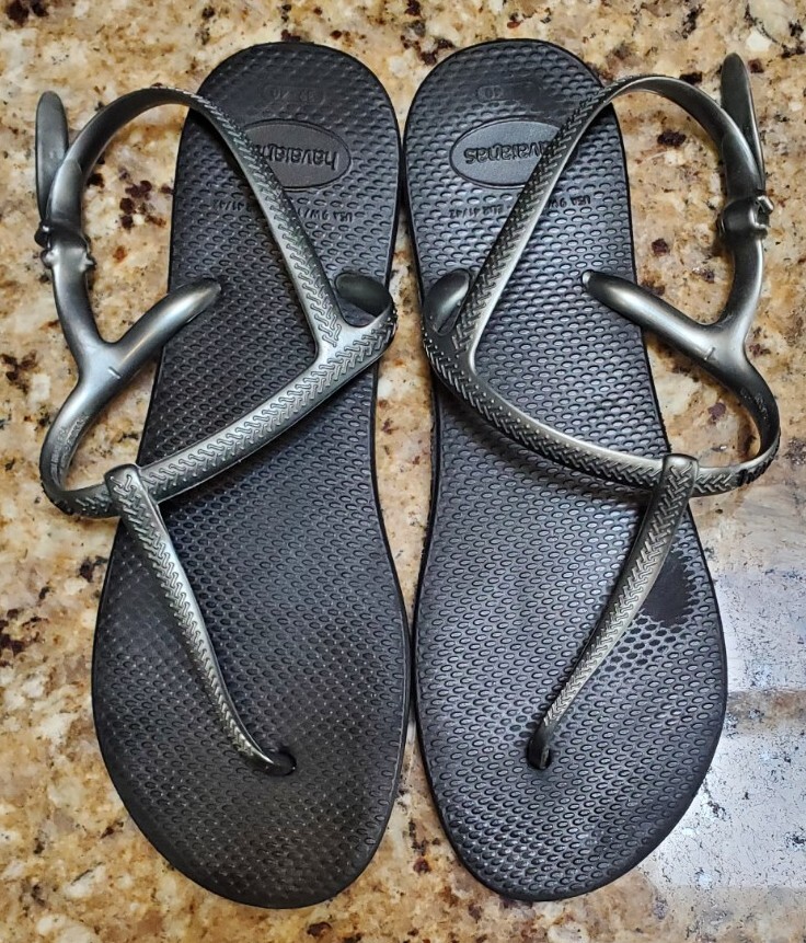Havaianas T-Strap Buckle Closure Rubber Flat Flip Flop Black, Silver Size 9W/10W