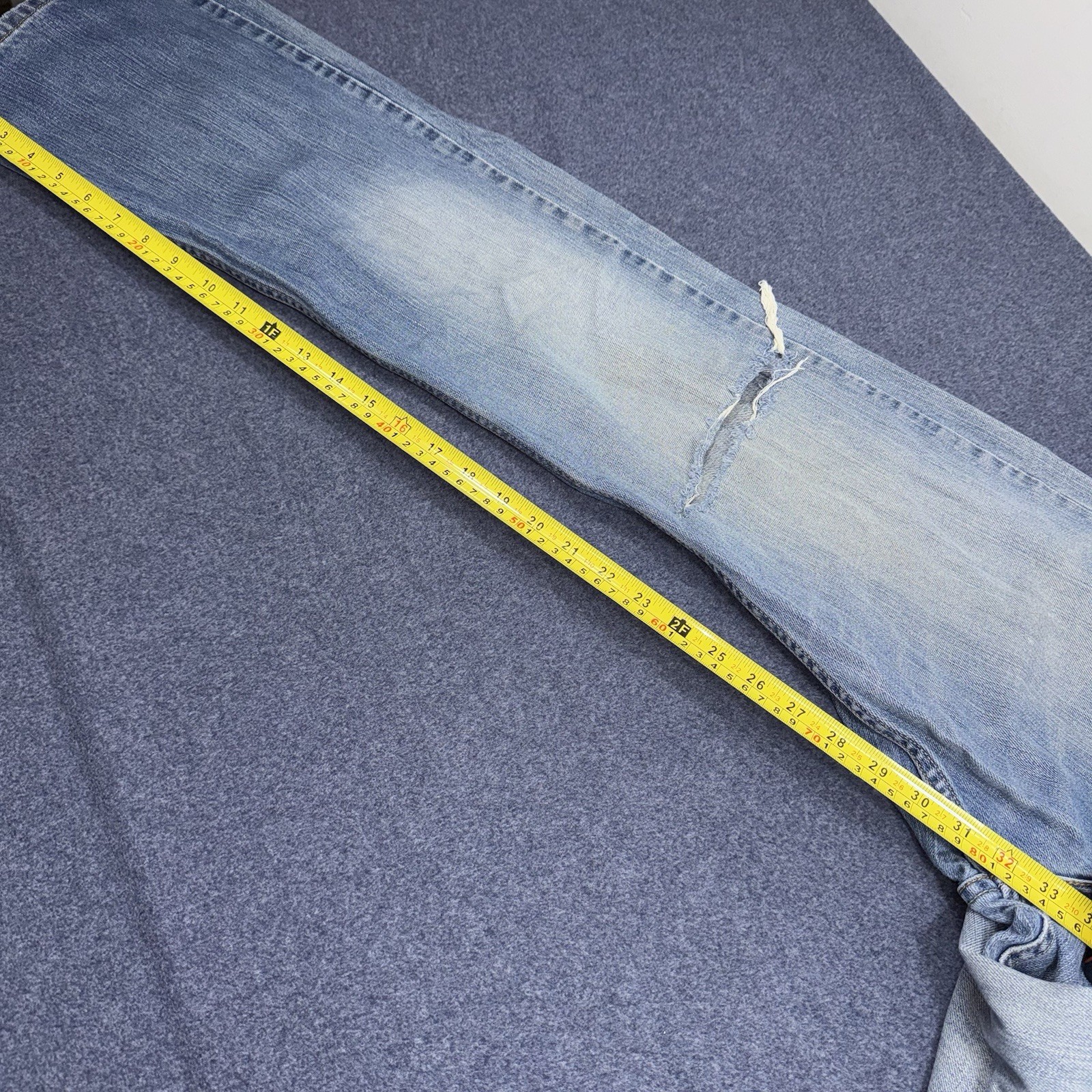 Y2K Vintage Distressed Levi’s 527 Low Boot Cut Men’s Jeans Medium Wash 32×34