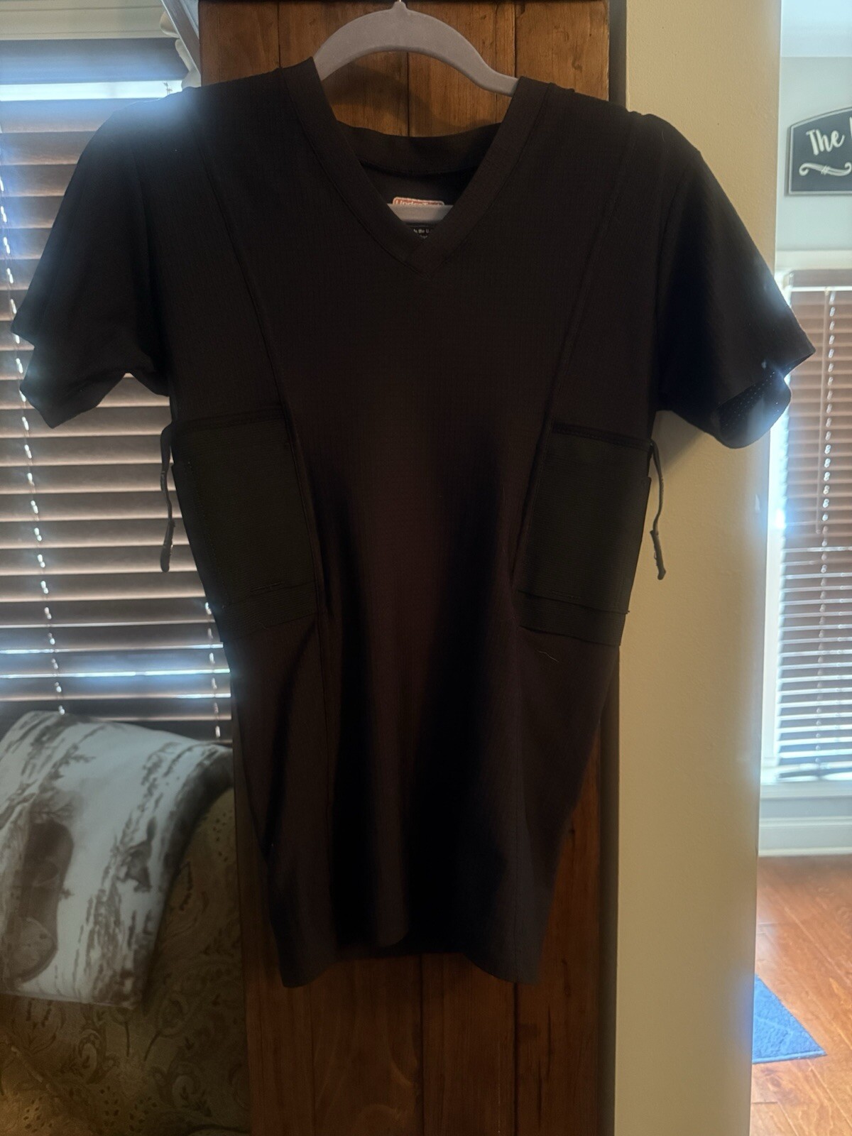 UnderTech Undercover V Neck Concealment Black T-Shirt Men’s Medium