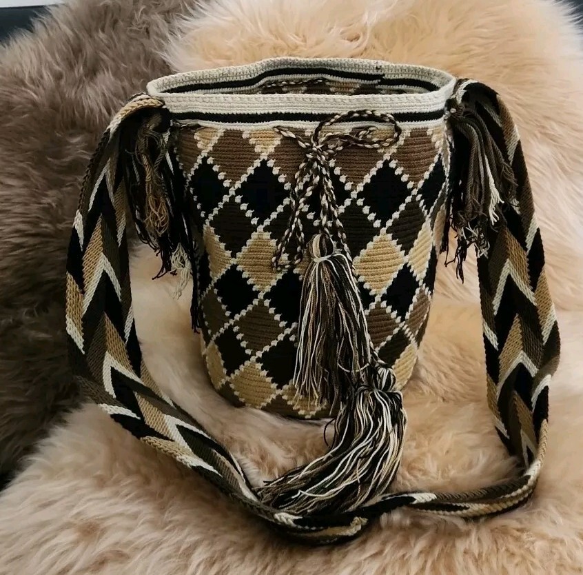 Woven Wayuu Crossbody Bag Unique Design Elegant Multicolor About “31 Inc.”Long