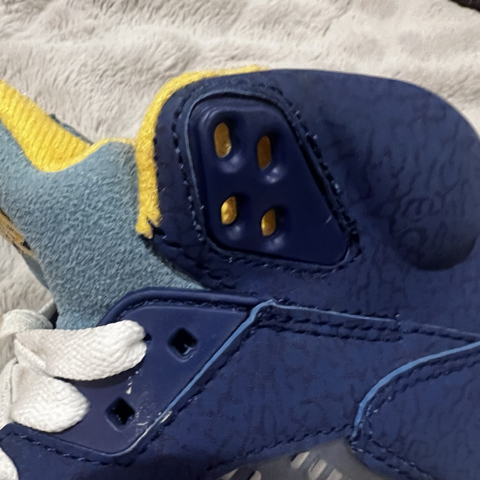 Air Jordan 5 Marquette MU PE Style Navy Yellow Nike Air Sz 7 Custom