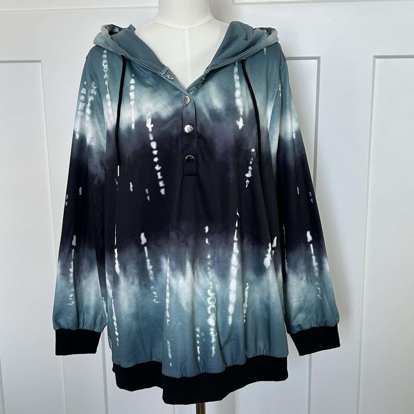 Bloomchic Tie Dye/Ombre 1/2 Snap Hooded Sweatshirt – Women’s 18/20 Teal Black