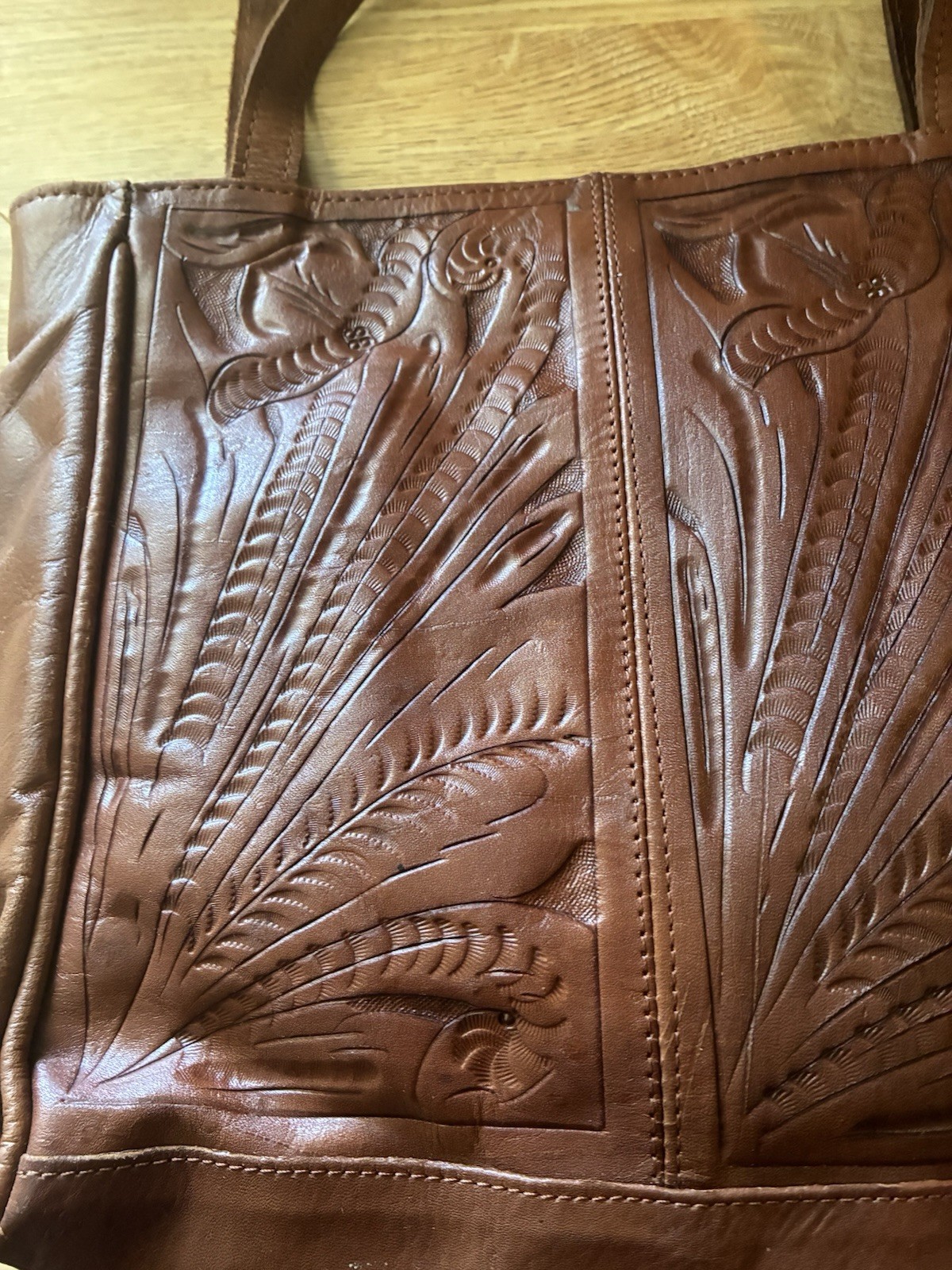Beautiful Embossed Leather Purse • Made In Paraguay • Vintage