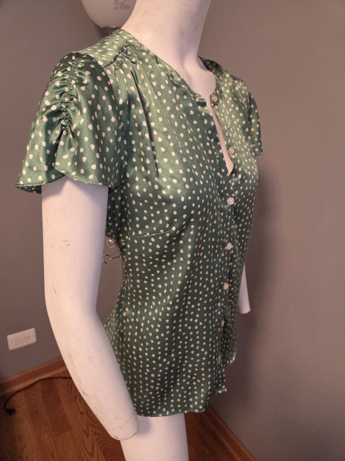 Banana Republic Green White Polka Dot Silk Blend Flutter Sleeve Blouse Top M 4
