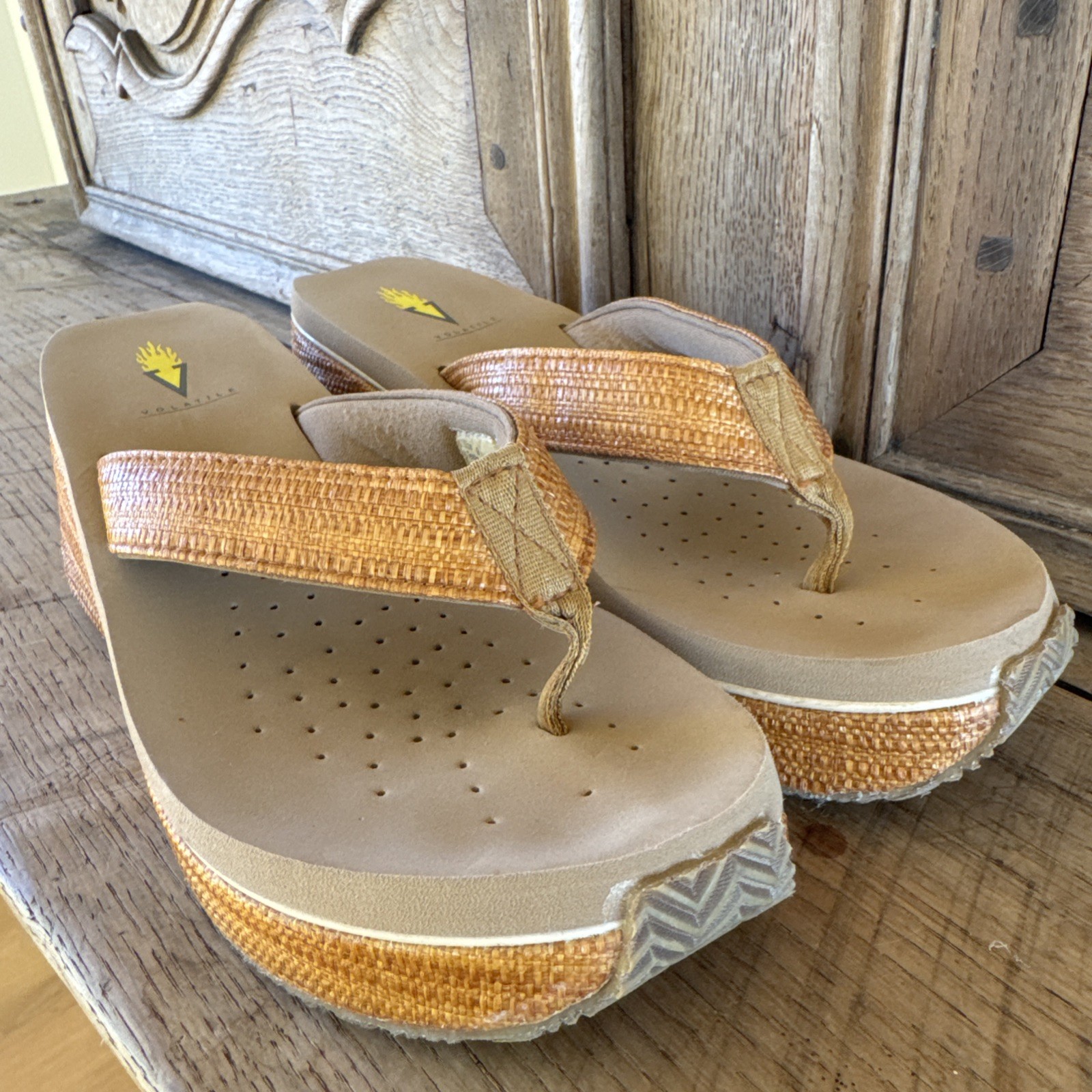 Volatile Island Womens 9 Wedge Sandals Raffia Woven Comfort Insole Chic Vibe