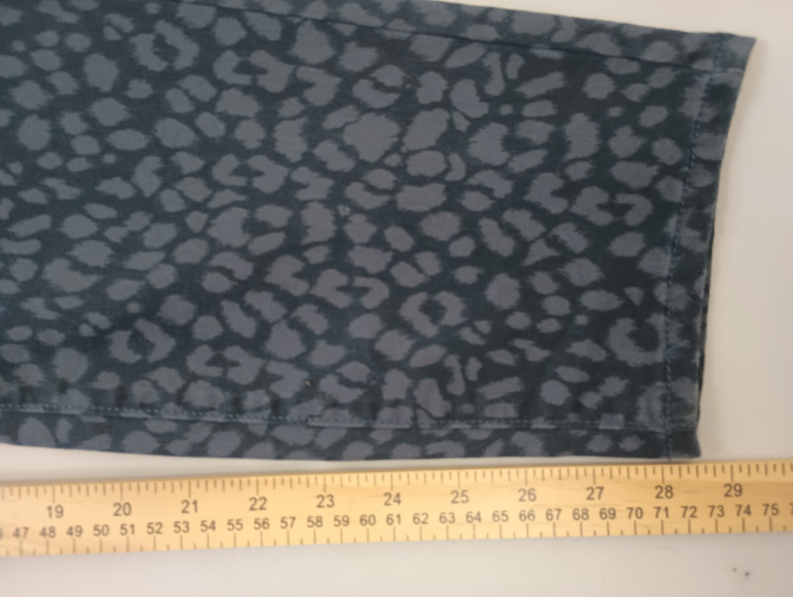 Old Navy Rockstar Womens 18 Reg Denim Jeans Black Gray Spotted Animal Pants
