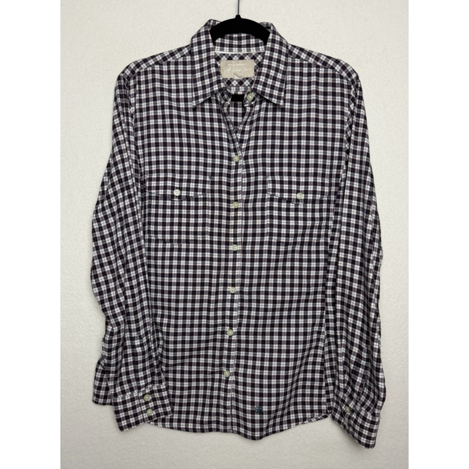 Banana Republic Women’s Soft Wash Shirt Button Up Black Red Plaid Size Large
