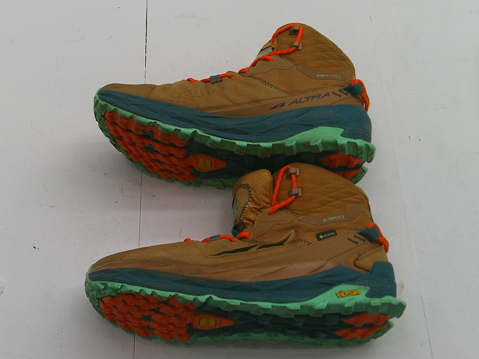 Altra Olympus 5 Gore-Tex Shoes Mens Size 9.5 Brown Mid Top Hiking Trail Sneakers