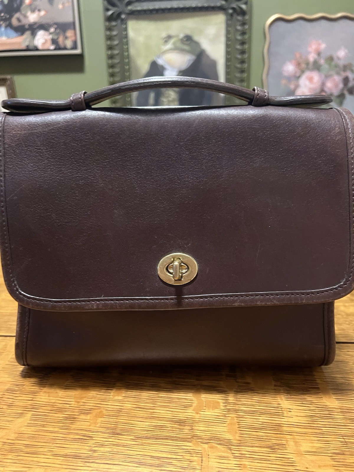 Coach Vintage Court Bag in Mahogany Leather. August 2001. 9.5L 7.5″H 3.5″D