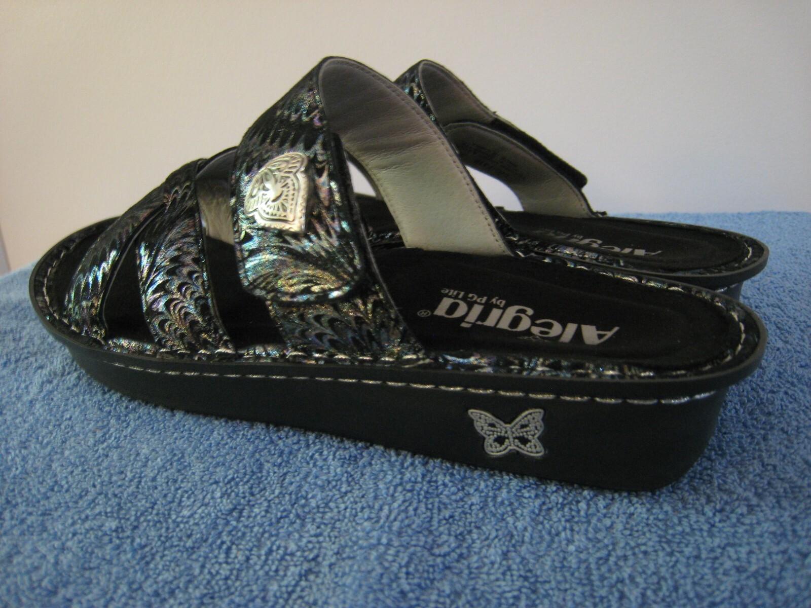 Alegria Victoriah Lustrous Slide Leather Sandals Black Multi Metallic 39M US 9
