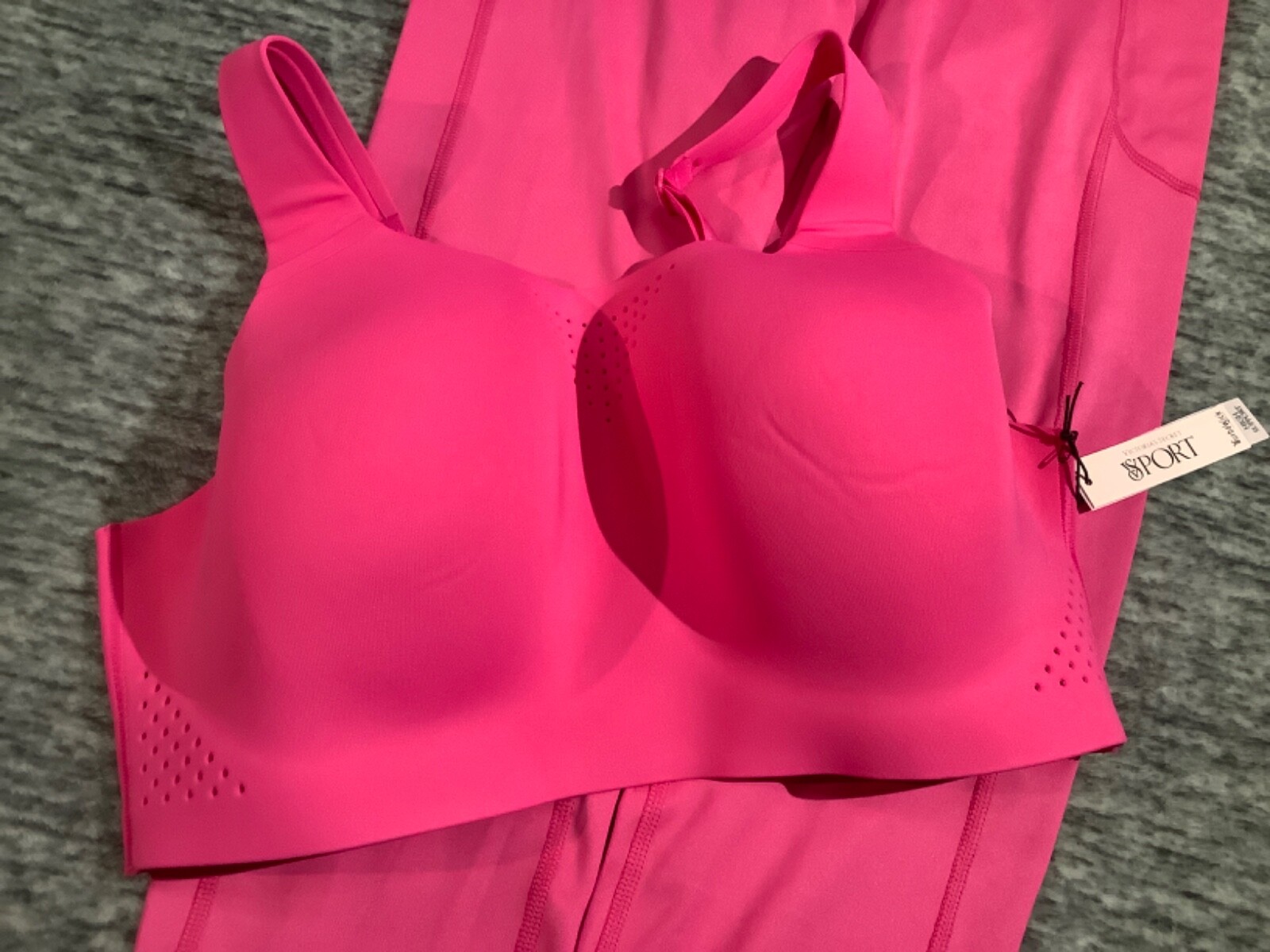Victoria’s Secret Featherweight Max Sports Bra + Leggings Forever Pink 38DD XL