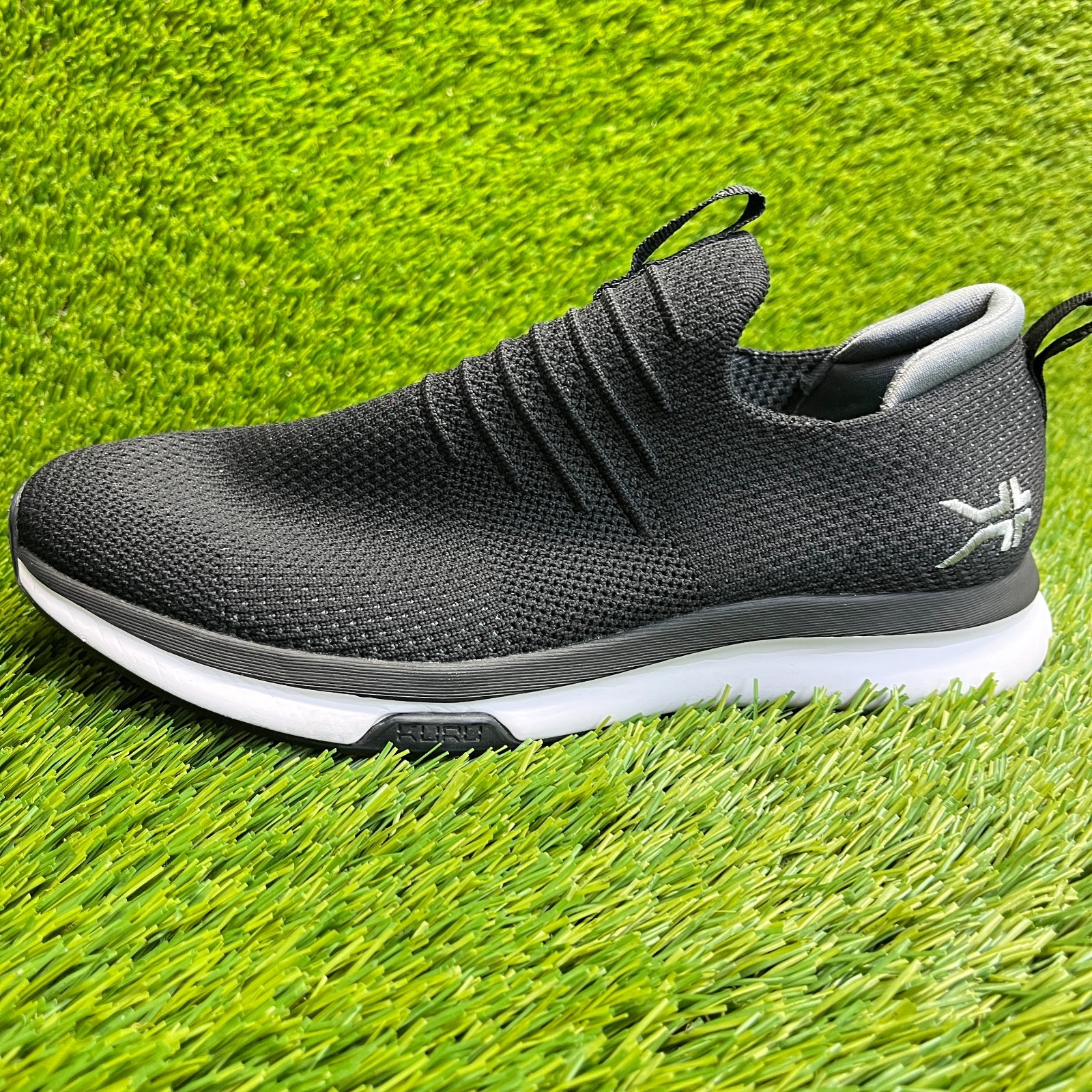 Kuru Atom Mens Size 7.5 Black White Athletic Walking Slip On Shoes Sneakers