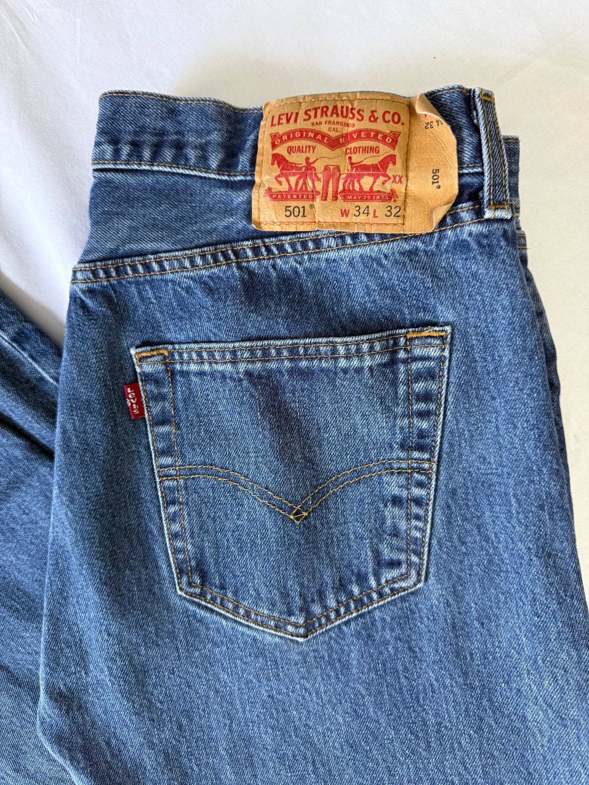 Mens Levi 501 classic, straight fit, 34×32