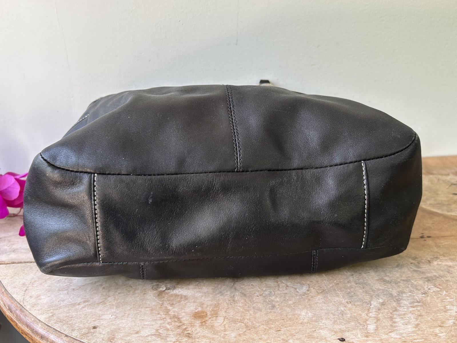 Coach gallery East west Black s atchel Bag Zip Closure. Coach F15147 *Read‼️