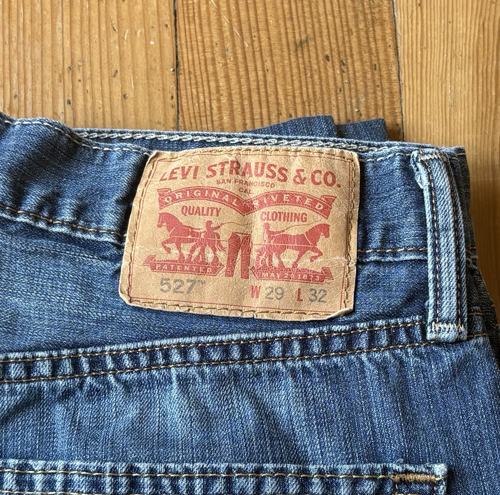 Levi’s 527 Slim Boot Cut Jeans Dark Wash Non Stretch 29×32, Measures 30×32