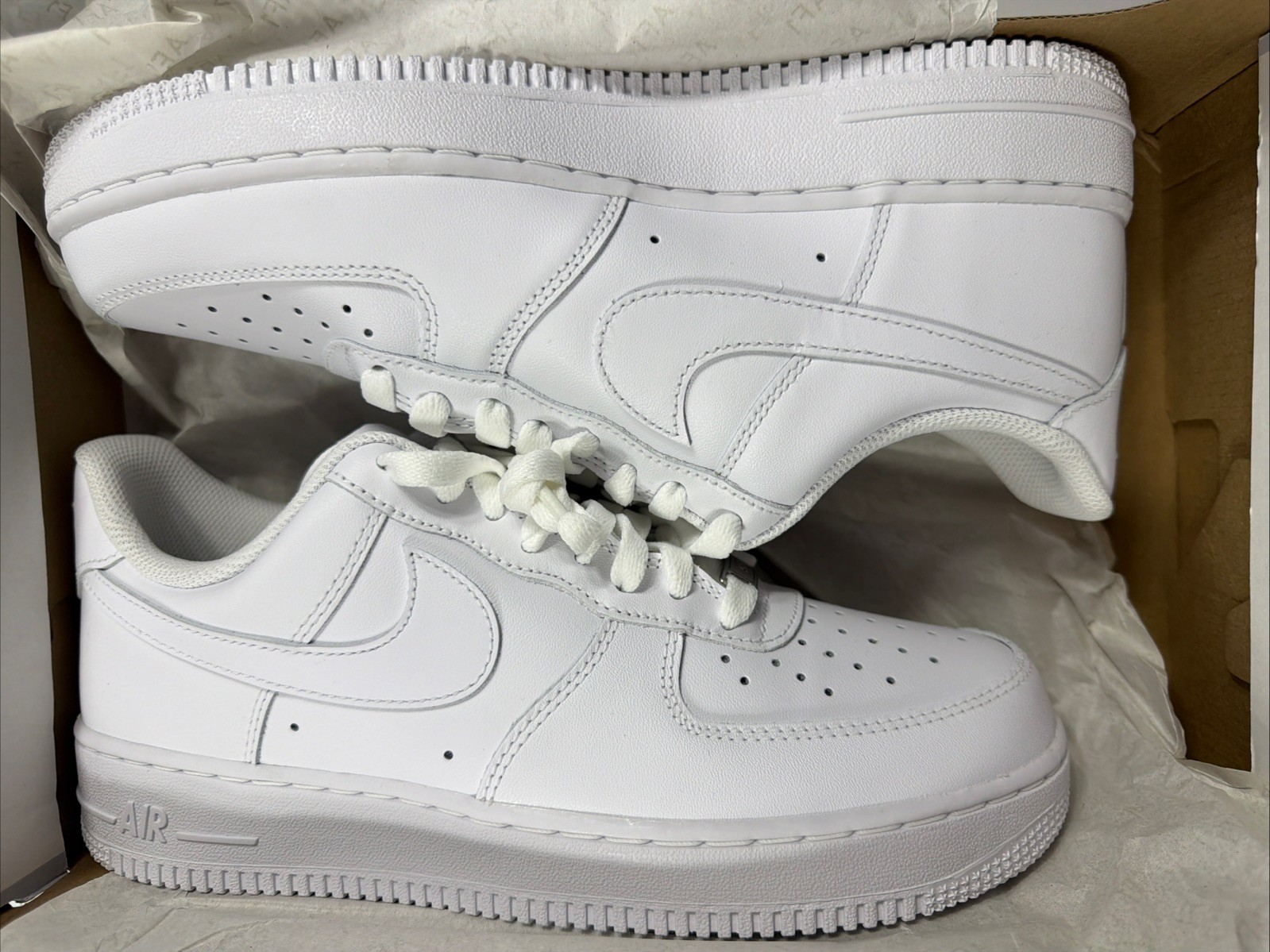 Nike Air Force 1 Low White Mens size 8 Brand New