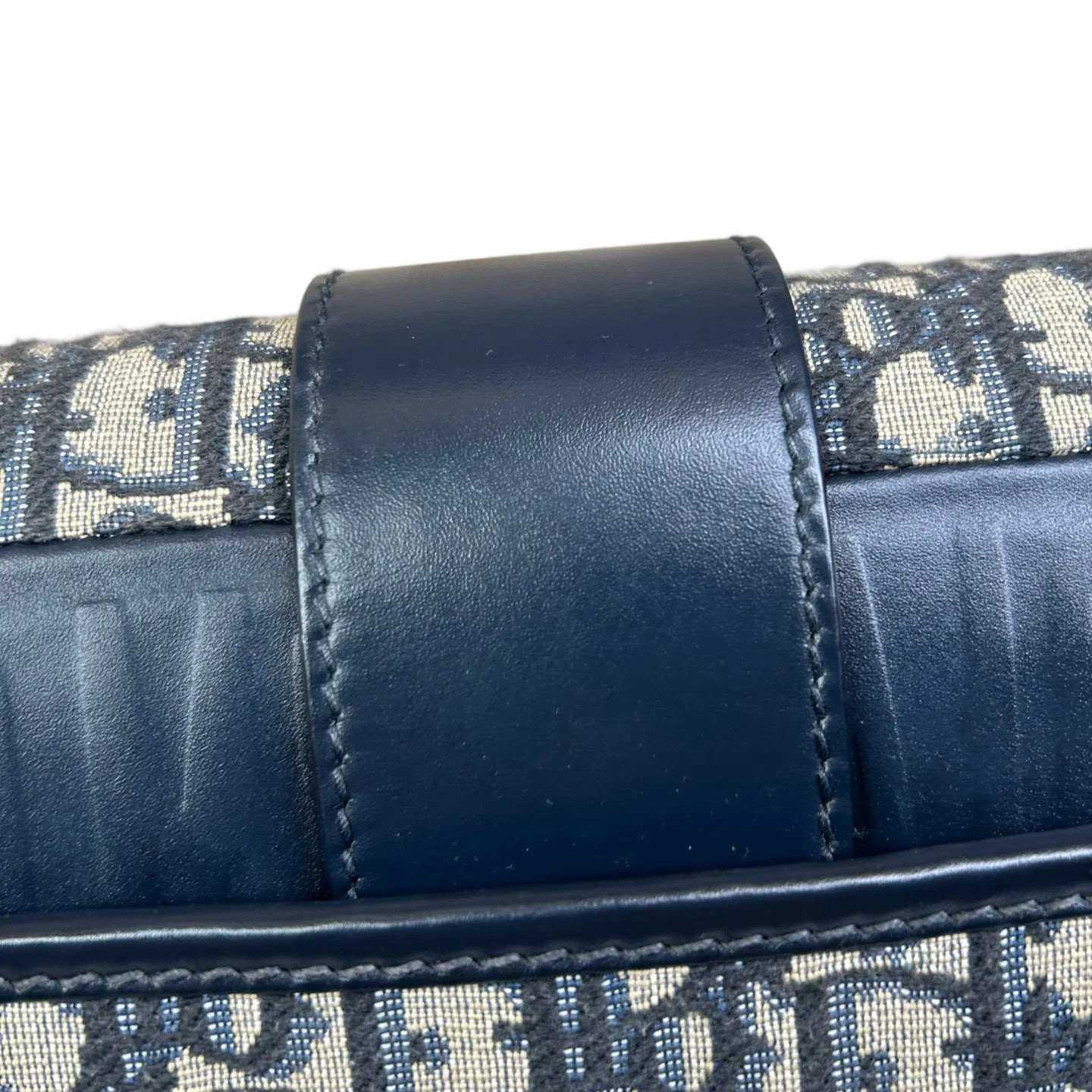 Dior 30 Montaigne Chain Flap Bag Beige Navy Black Oblique (dh072426e1r)