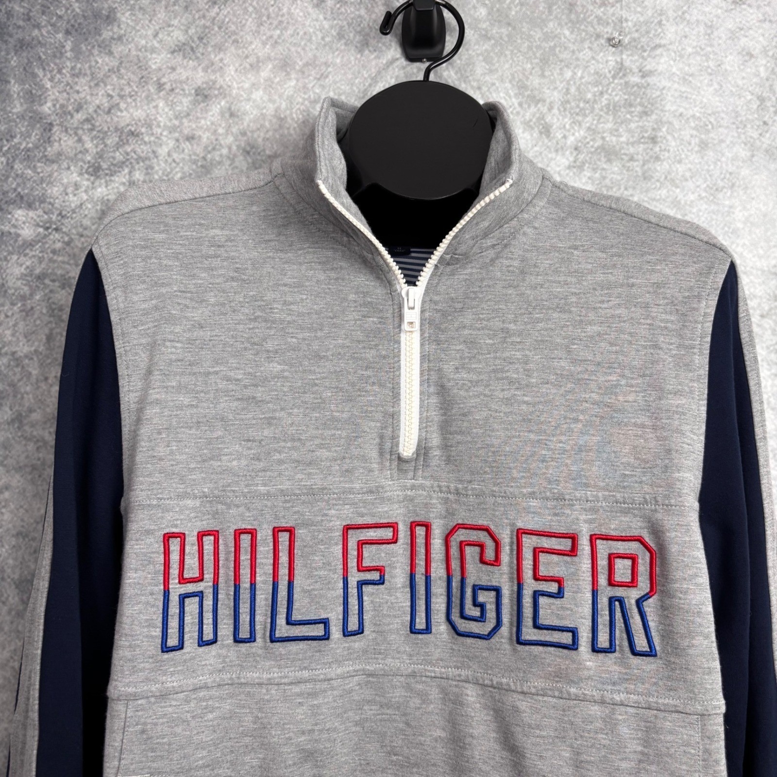 Tommy Hilfiger Men’s 1/4 Zip Pullover Kangaroo Pocket Spellout Gray Medium