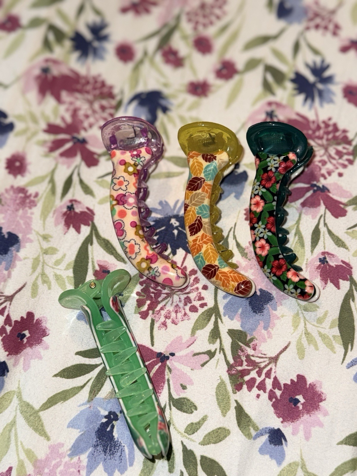 Multicolor Floral Plastic Hair Claw Clips Set of 4, Women/Teens/Unisex
