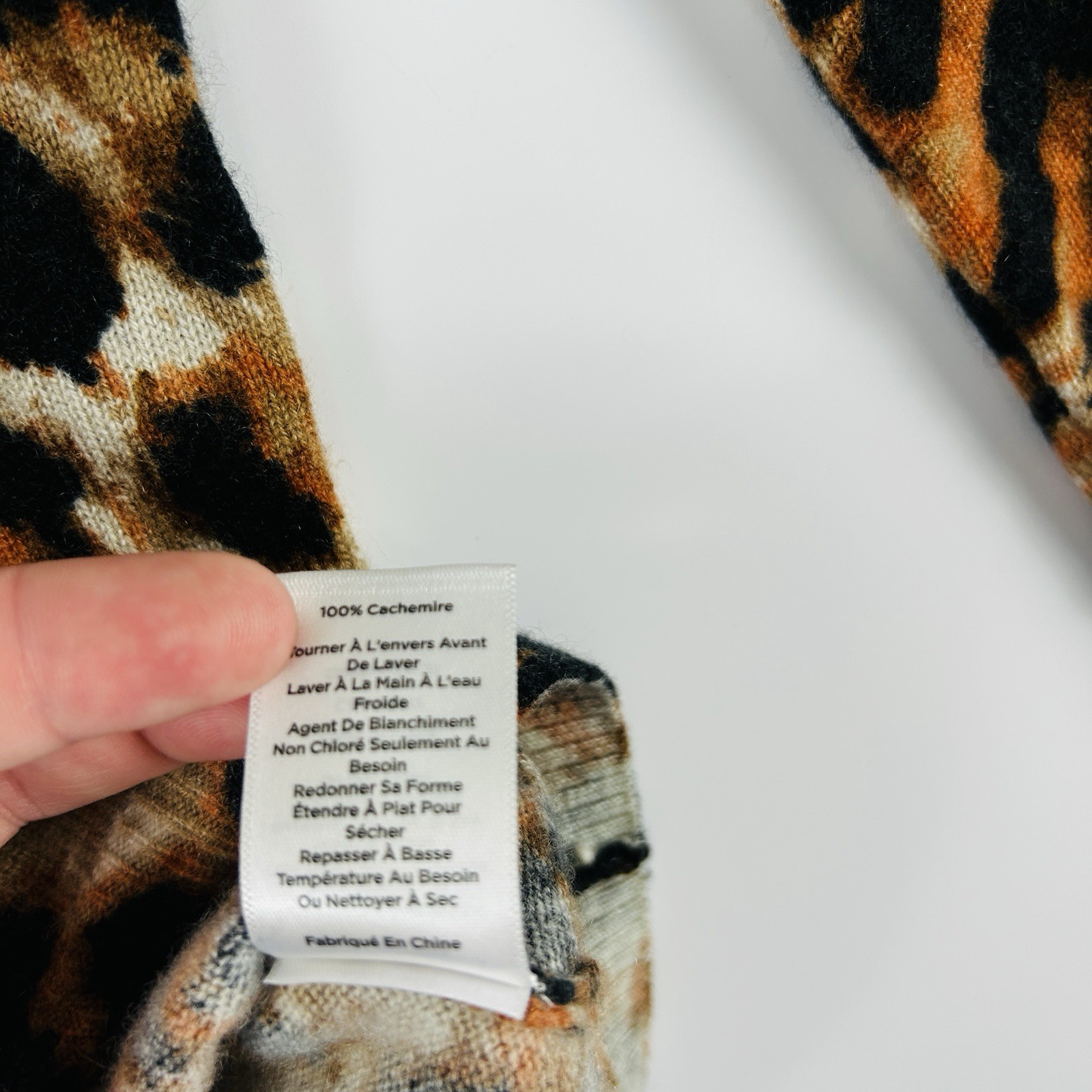 Talbots Womens 100% Cashmere Sweater Size S Animal Print Luxury Yacht Club