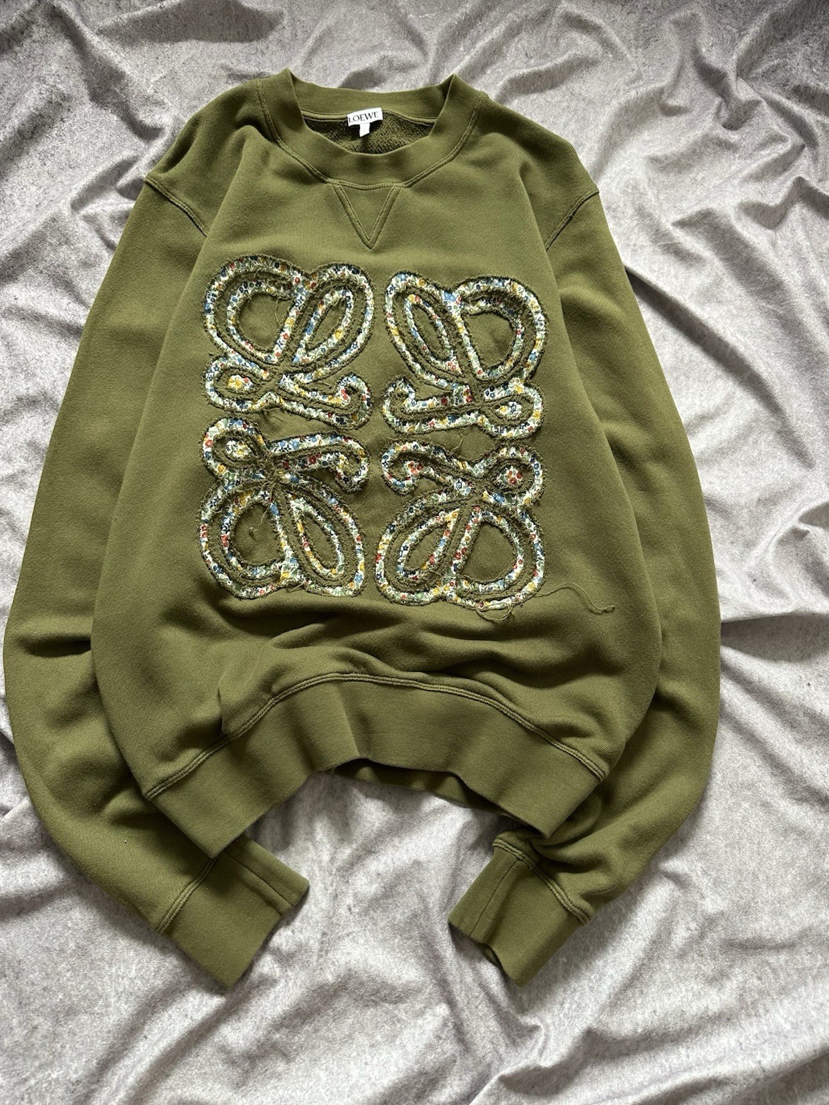 Loewe Slim Fit Anagram Flowers Logo Embroidered Cotton Sweatshirt Green Size S