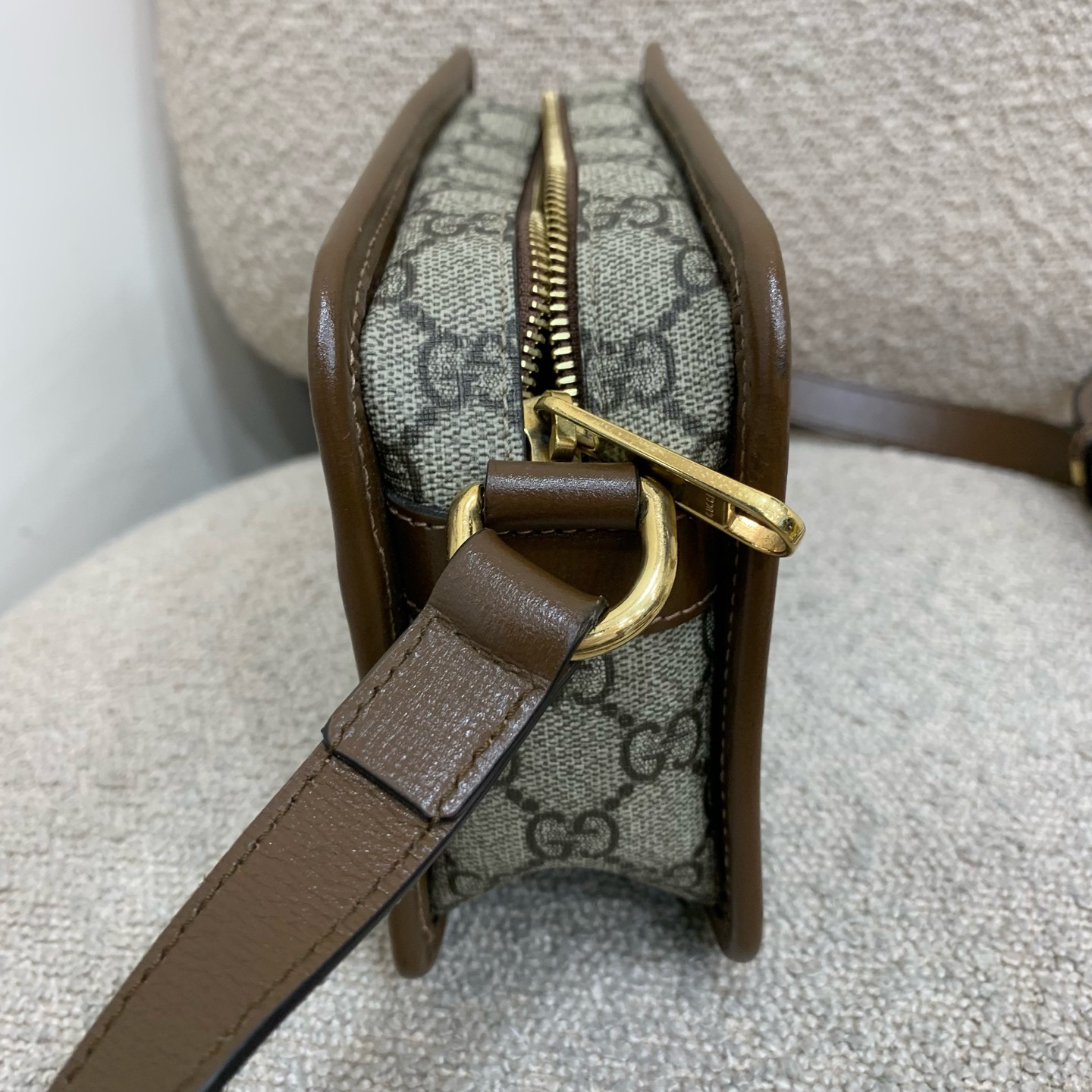 Gucci GG Supreme 22cm Beige Brown Canvas Crossbody Camera Bag Duty Paid