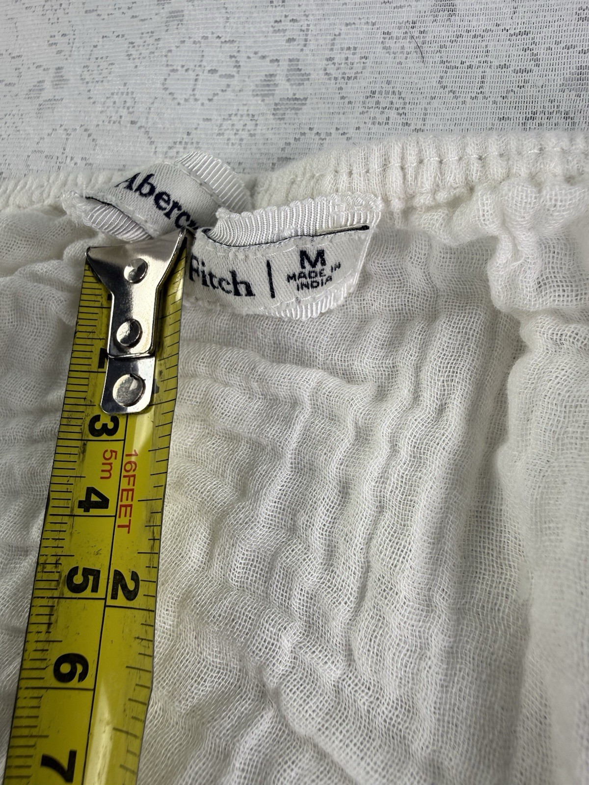 ABERCROMBIE & FITCH Gauze White Cropped Top Long Sleeve Tie Front Blouse Sz M