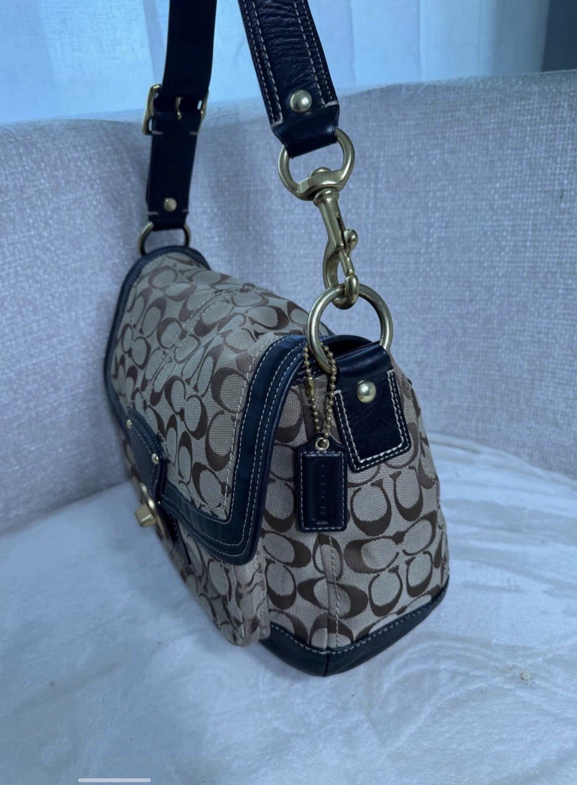 Coach Signature large Shoulder Bag Beige/Brown/Black Turn Lock Zip Detach Strap
