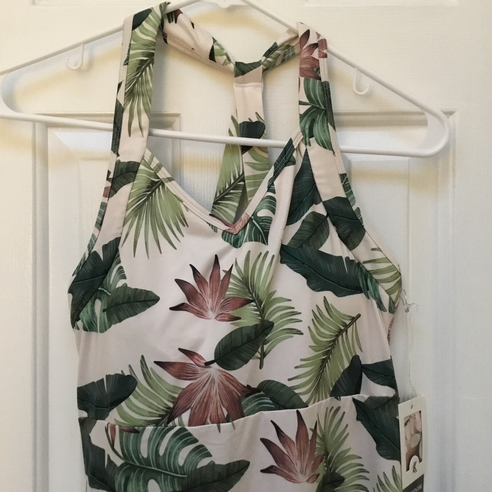 NWT Freedom Trail by Kyodan strappy cross back floral tropical print dress – S