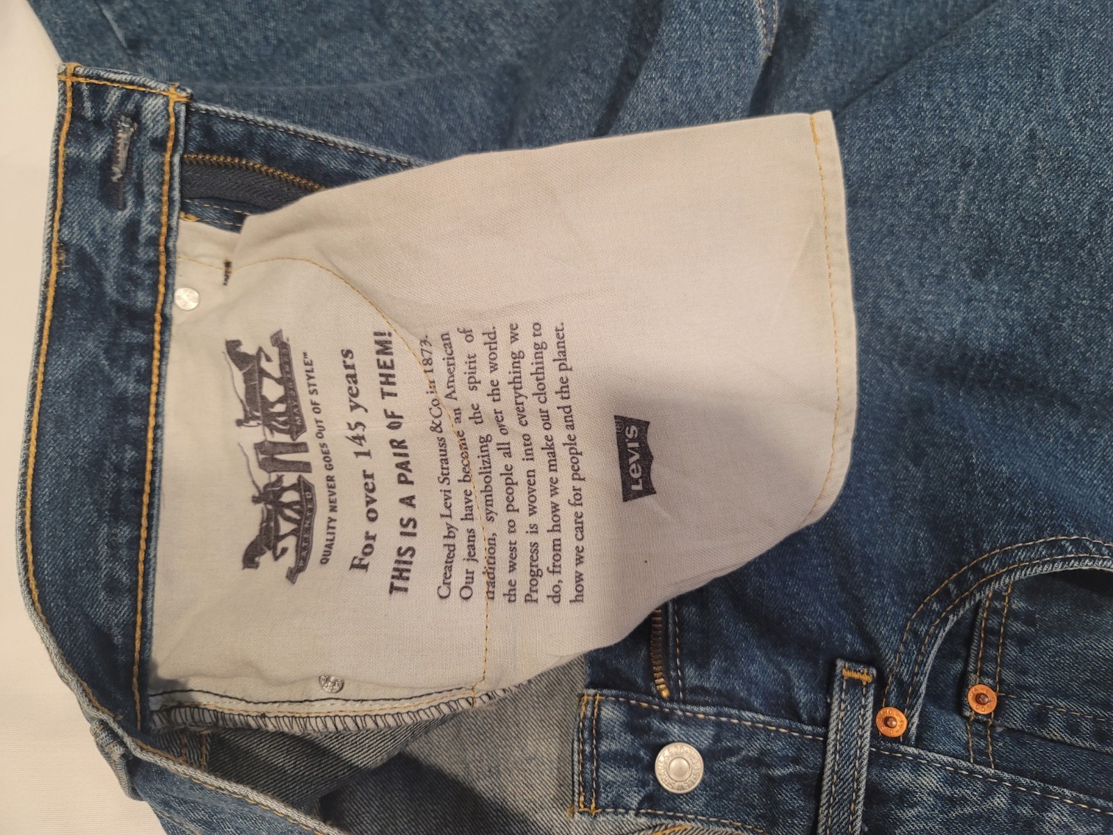 LEVI’S 505 Series Regular Fit Straight Leg Blue Denim – SIZE 34×32- Men pants