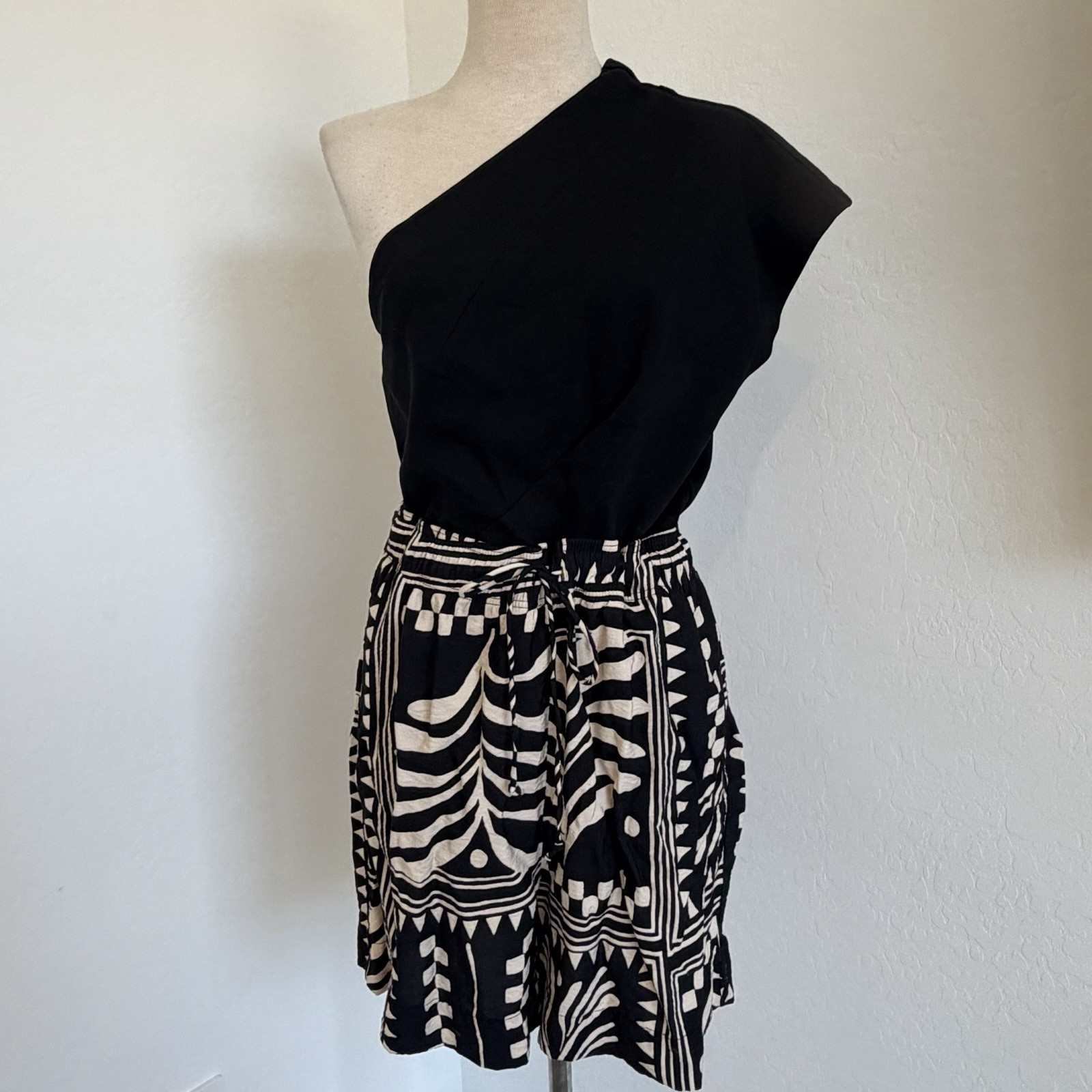 Express Black One Shoulder Crop Top Size Medium Women’s