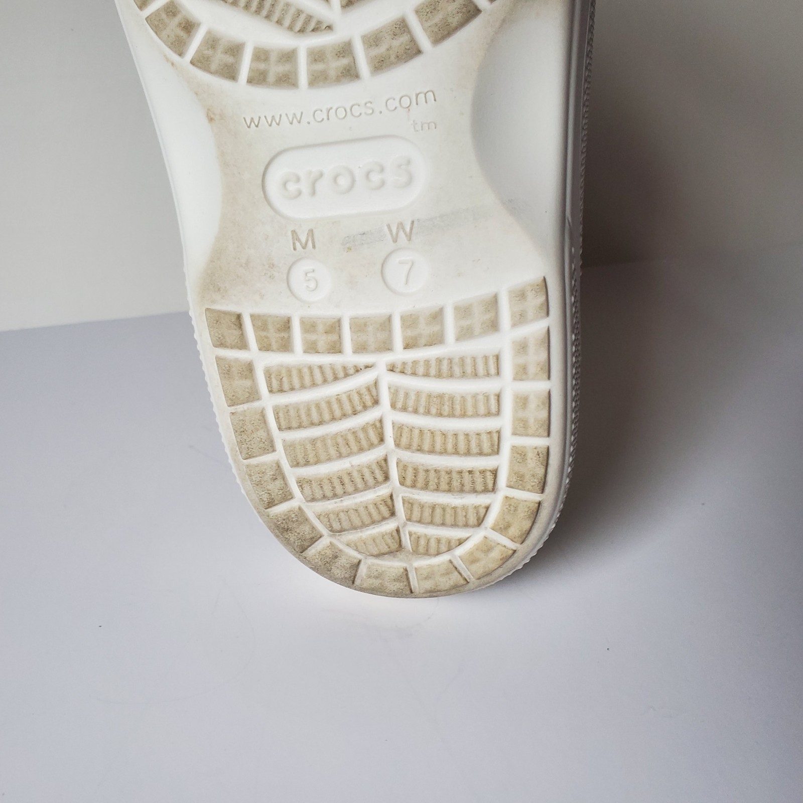 Crocs Baya Slide Sandals Unisex Women 7 Men 5 Spellout Slip-On White Two 2 Strap