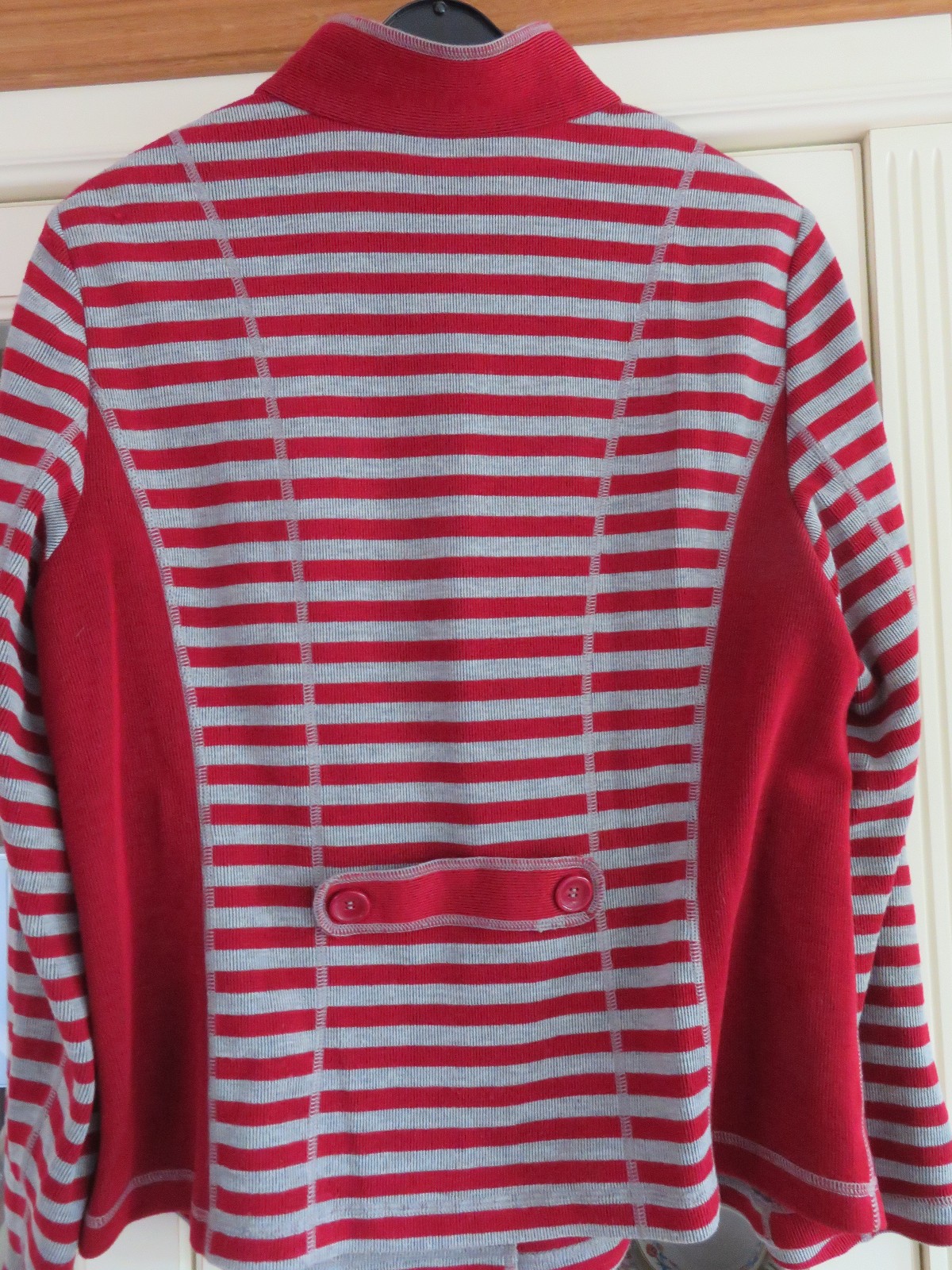 BIANCA UNWORN KNIT BLAZER RED GREY STRIPE SIZE 42 44 S. MEASUREMENTS MINT