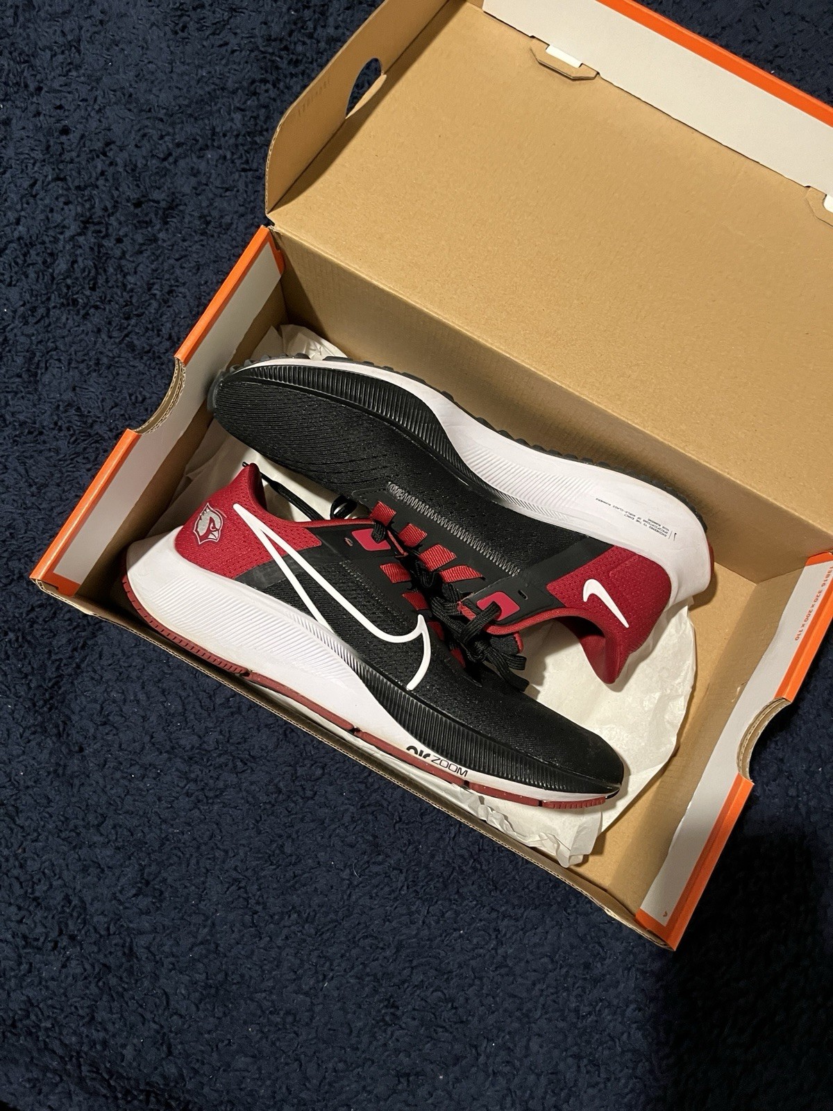 Nike Men’s Low Top Lace-Up Athletic Sneaker Black Red White Pre-Owned