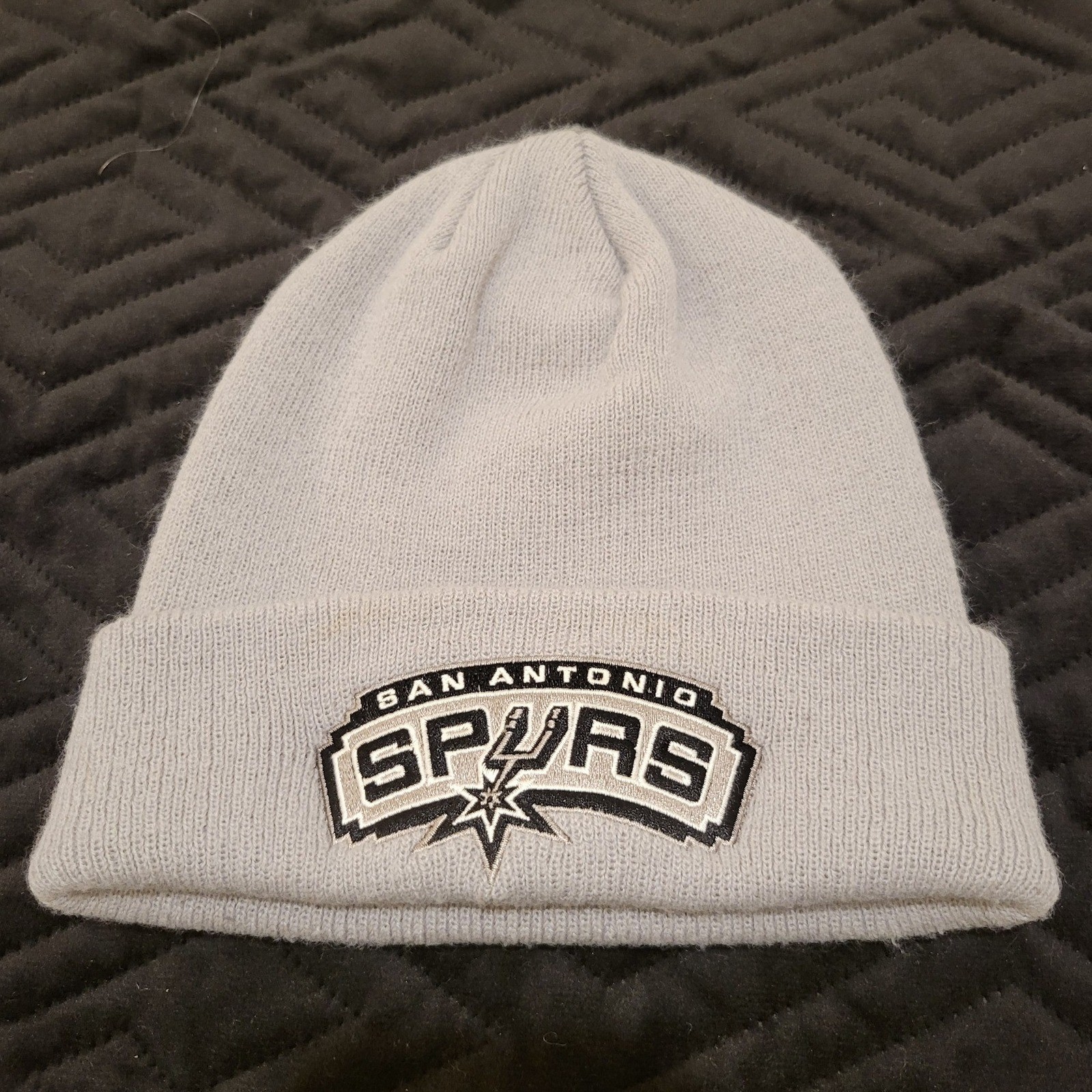 NBA San Antonio Spurs Beanie Hat Grey Cuffed Knit Embroidered Logo Basketball