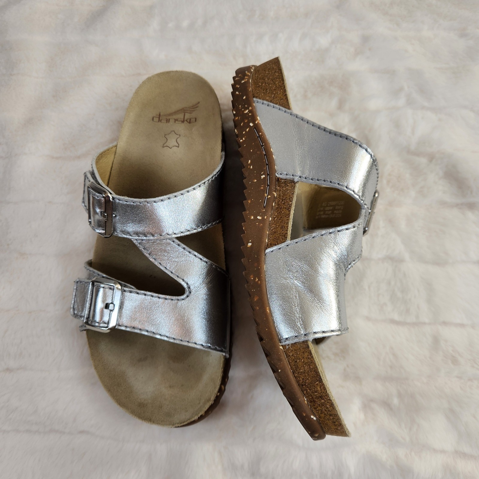 Dansko Dayna Silver Leather Slide Sandals Vibram Sole Womens EU 40 US 9.5/10