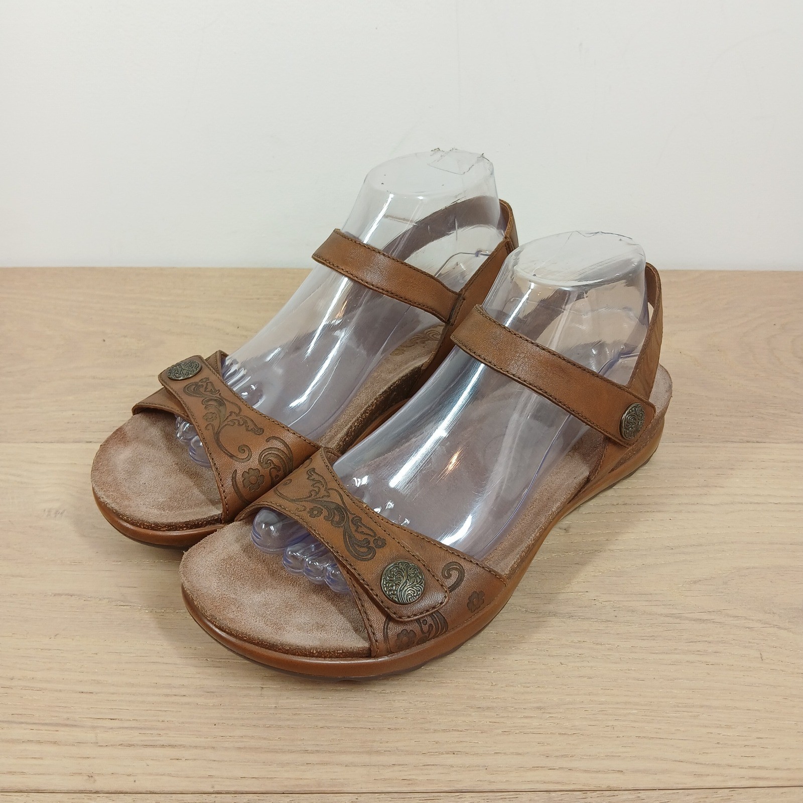Dansko Wedge Sandals Women’s 9.5 Reece Tan Brown Leather Floral Laser Cut