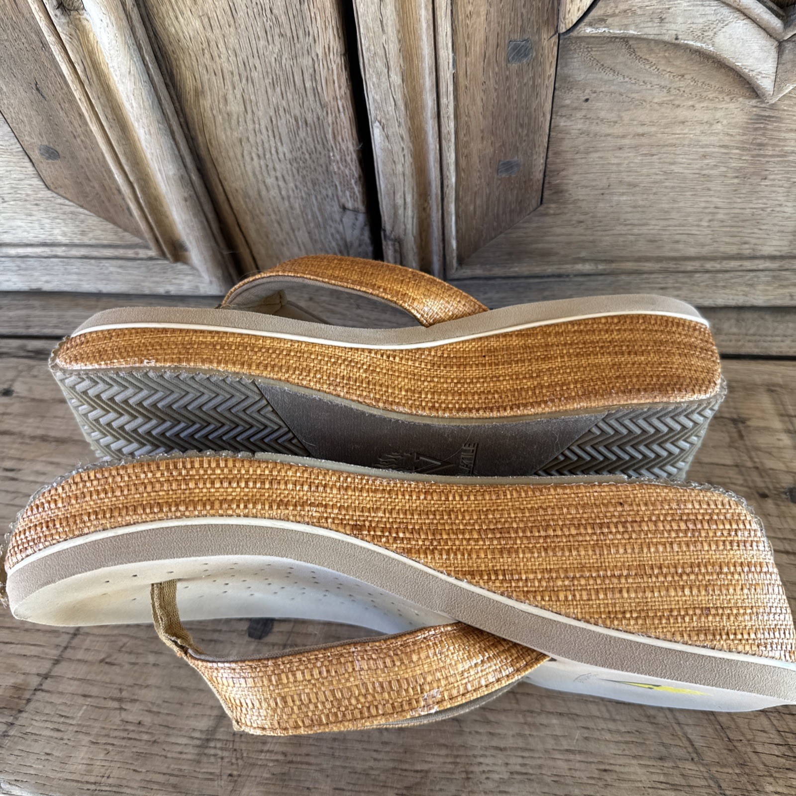 Volatile Island Womens 9 Wedge Sandals Raffia Woven Comfort Insole Chic Vibe
