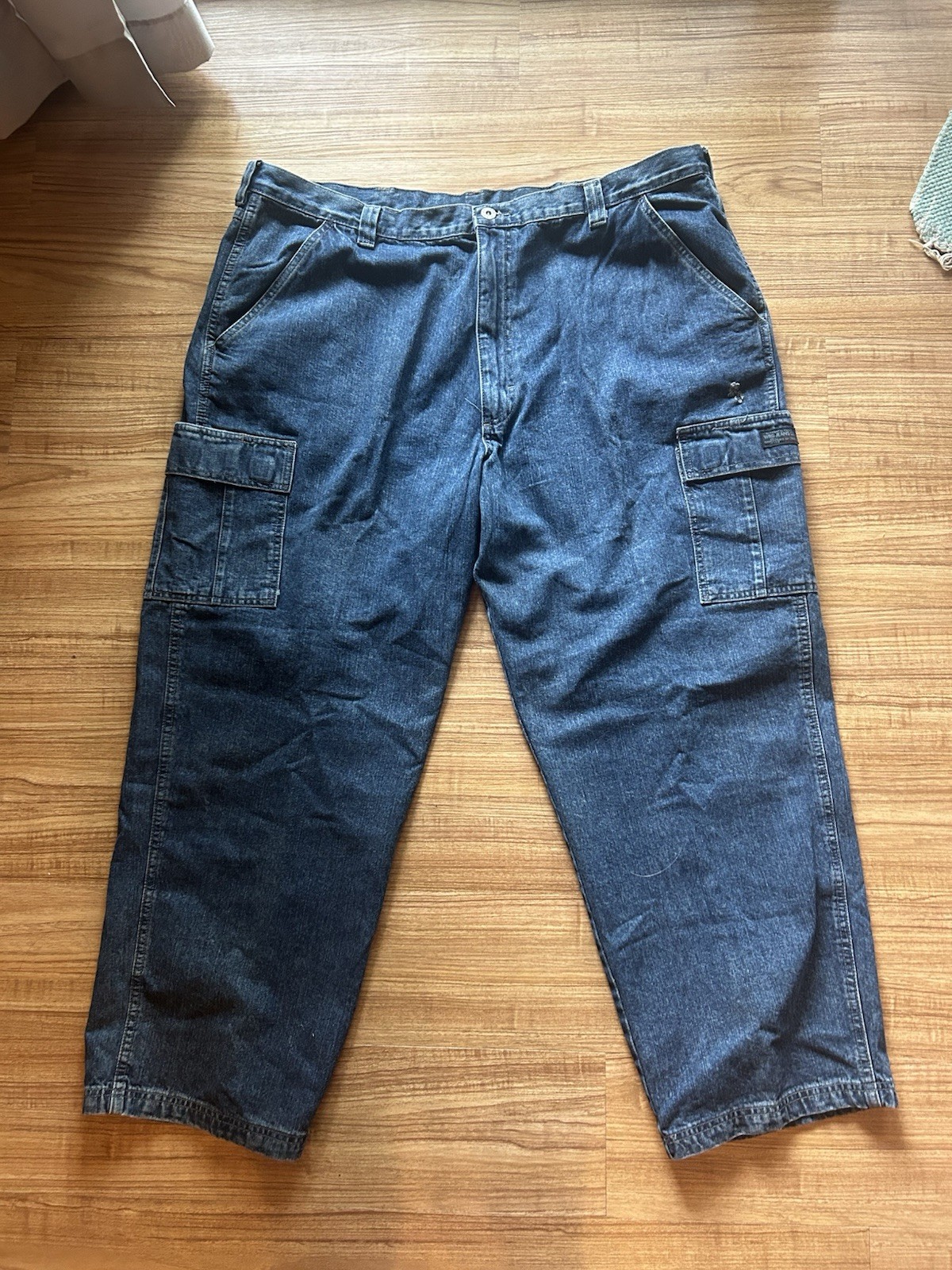 Wrangler Vintage Jeans Co. Size 42×30 With Hook And Loop Cargo Side Pockets