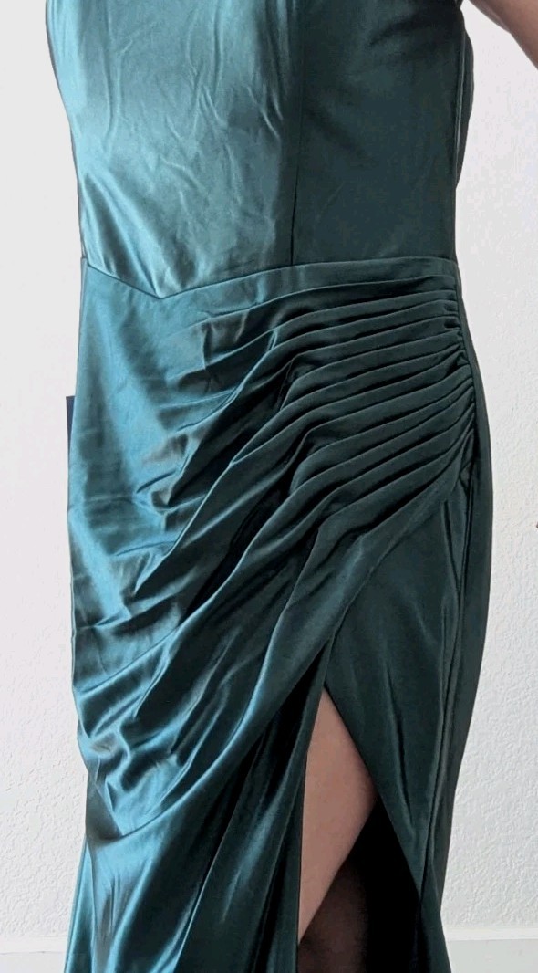 Prom Dress Ladivine by Cinderella Divine Maxi Emerald Green Satin NWT 2XL