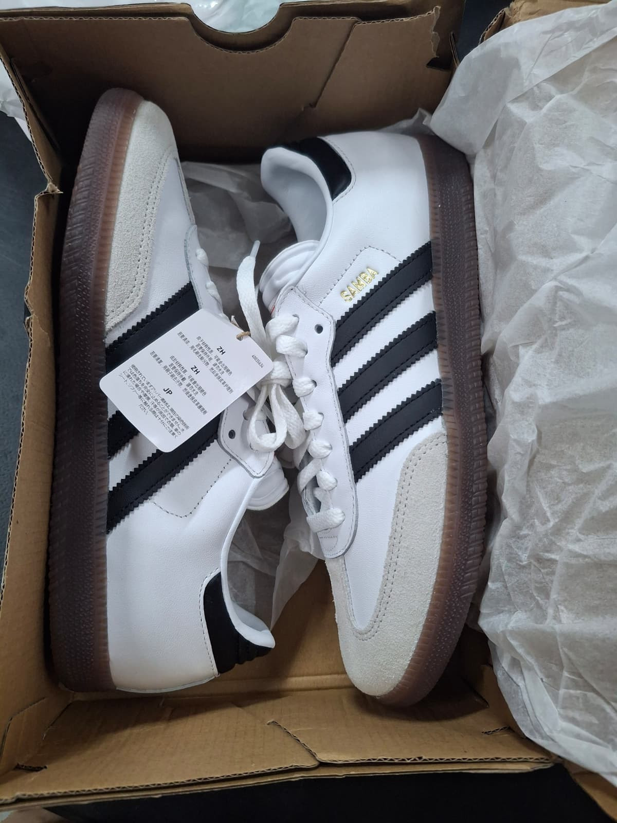 ADS-3 /Samba white shoes, WHITE, NEW/DAMAGED BOX, Size 8 US men- 9 US Women.